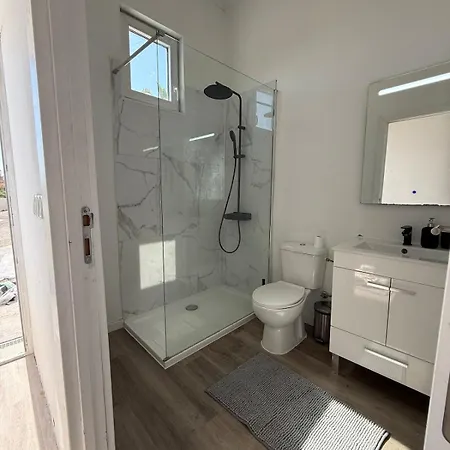 Peaceful Mountain & アパート *